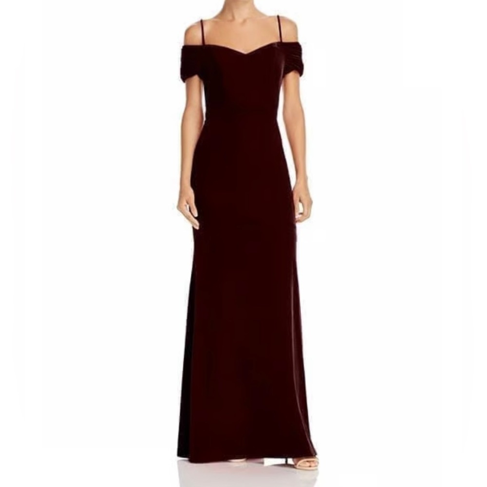 LAUNDRY BY SHELLI SEGAL Off-the-Shoulder Velvet Red Gown